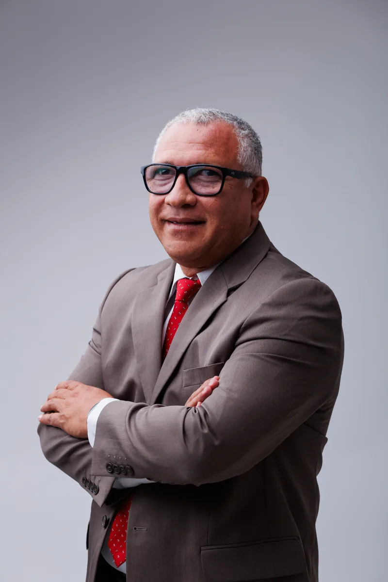 Fotografia profissional do Dr. José Fábio Rodrigues, Advogado e Sócio Fundador